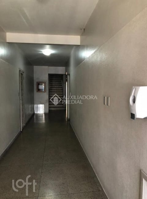 Image 5 - 250244